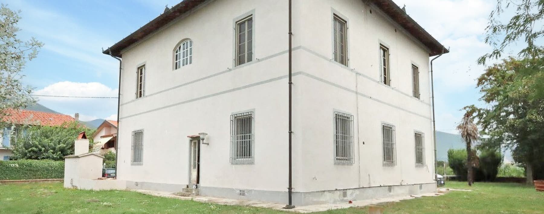Villa storica nella campagna toscana di Campo