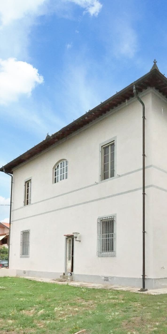 Villa storica nella campagna toscana di Campo