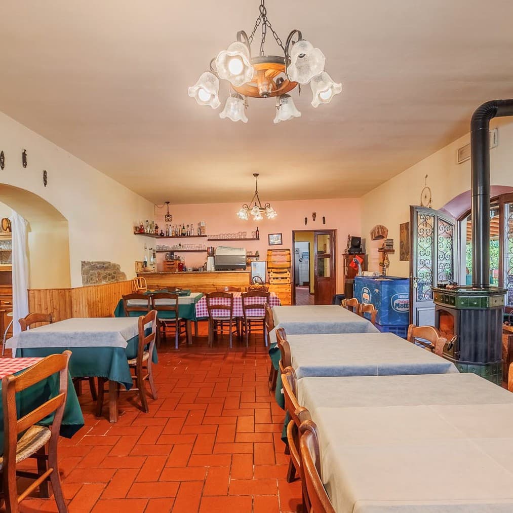 Agriturismo in Toscana, 25 ettari a Fivizzano