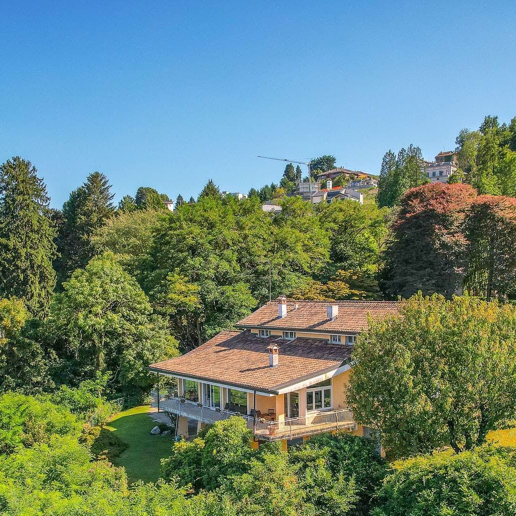 Villa panoramica a Meina, vista Lago Maggiore