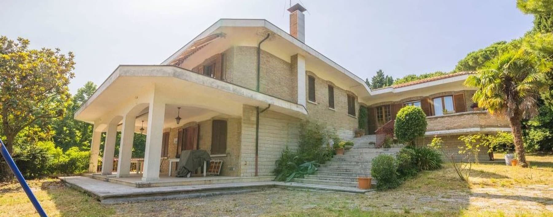 Charming Villa in Canneti, Marche Region