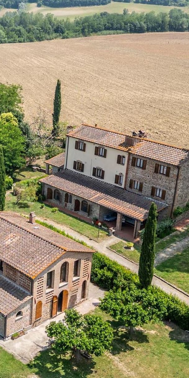 Casale di lusso a Terricciola, cuore della Toscana