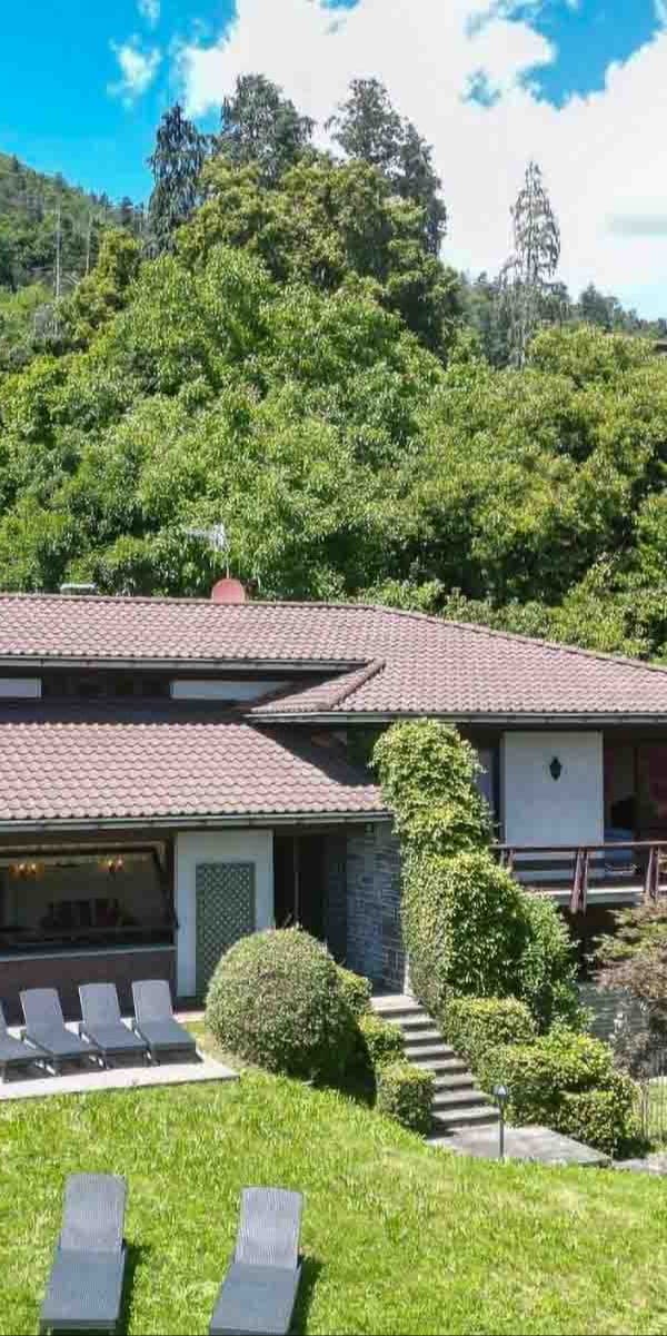 Villa in Ghiffa Overlooking Lake Maggiore, Piedmont