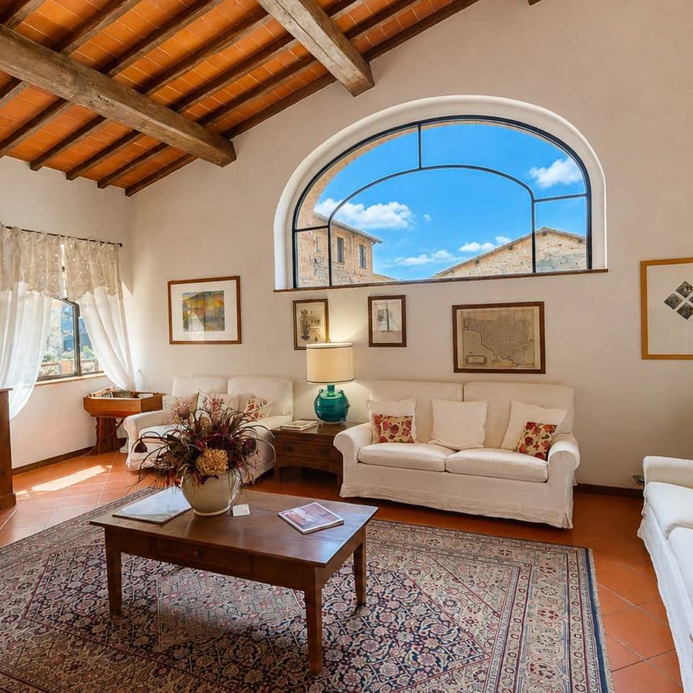 Charming Hotel in Monteriggioni, Tuscany
