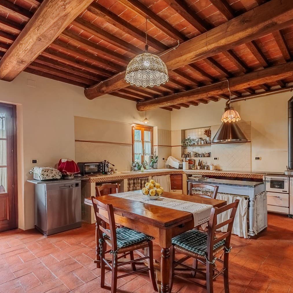 Casale di 290 mq a Buggiano, nel cuore della Toscana