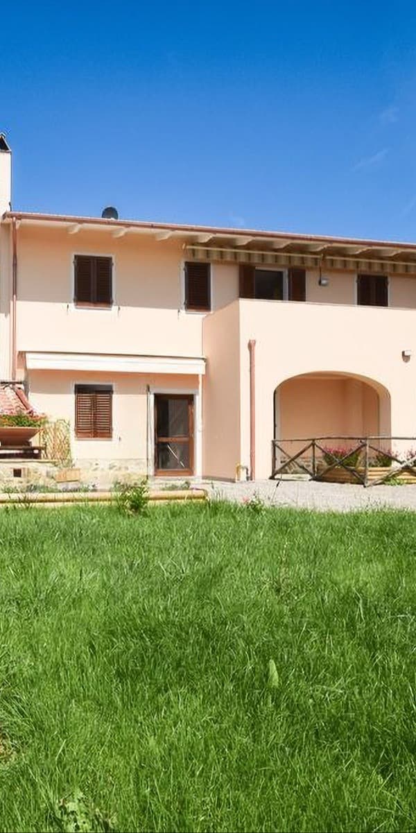 Charming Villa in Campagnatico, Tuscany with Pool
