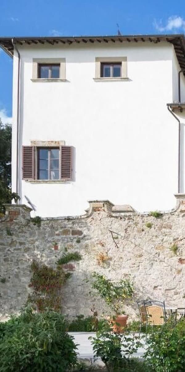 Villa esclusiva tra uliveti e cipressi a Pelago, Toscana