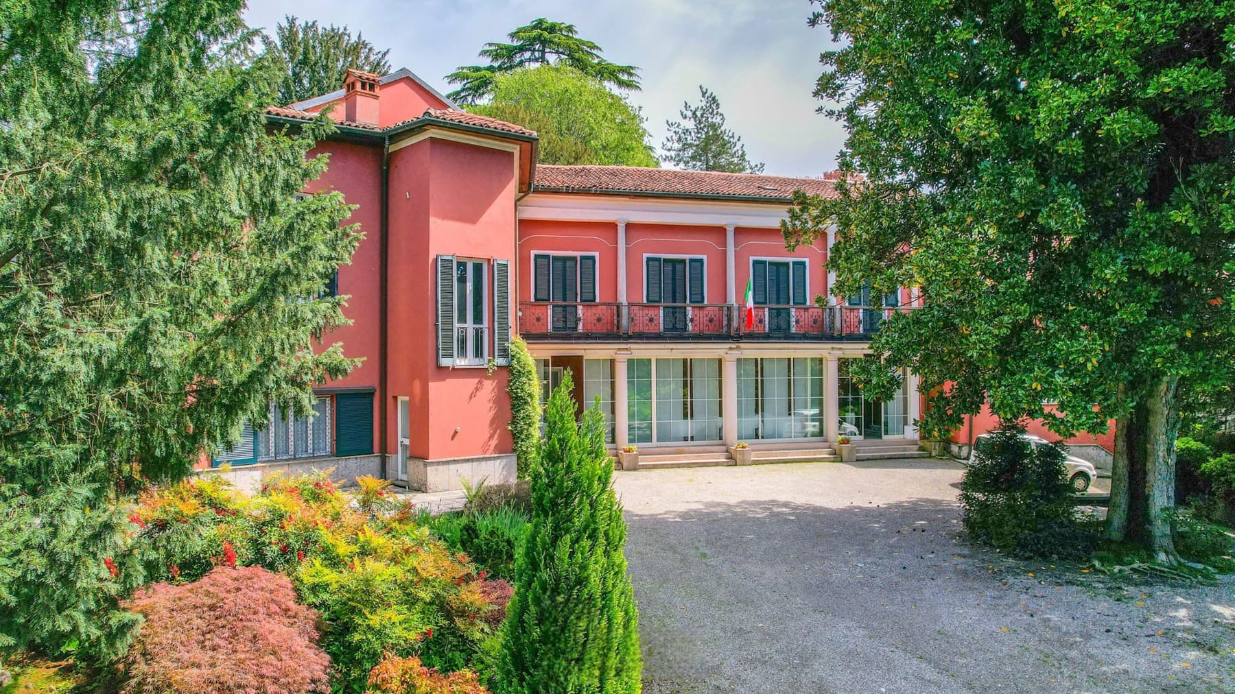 Charming Villa in Besozzo, Lombardy