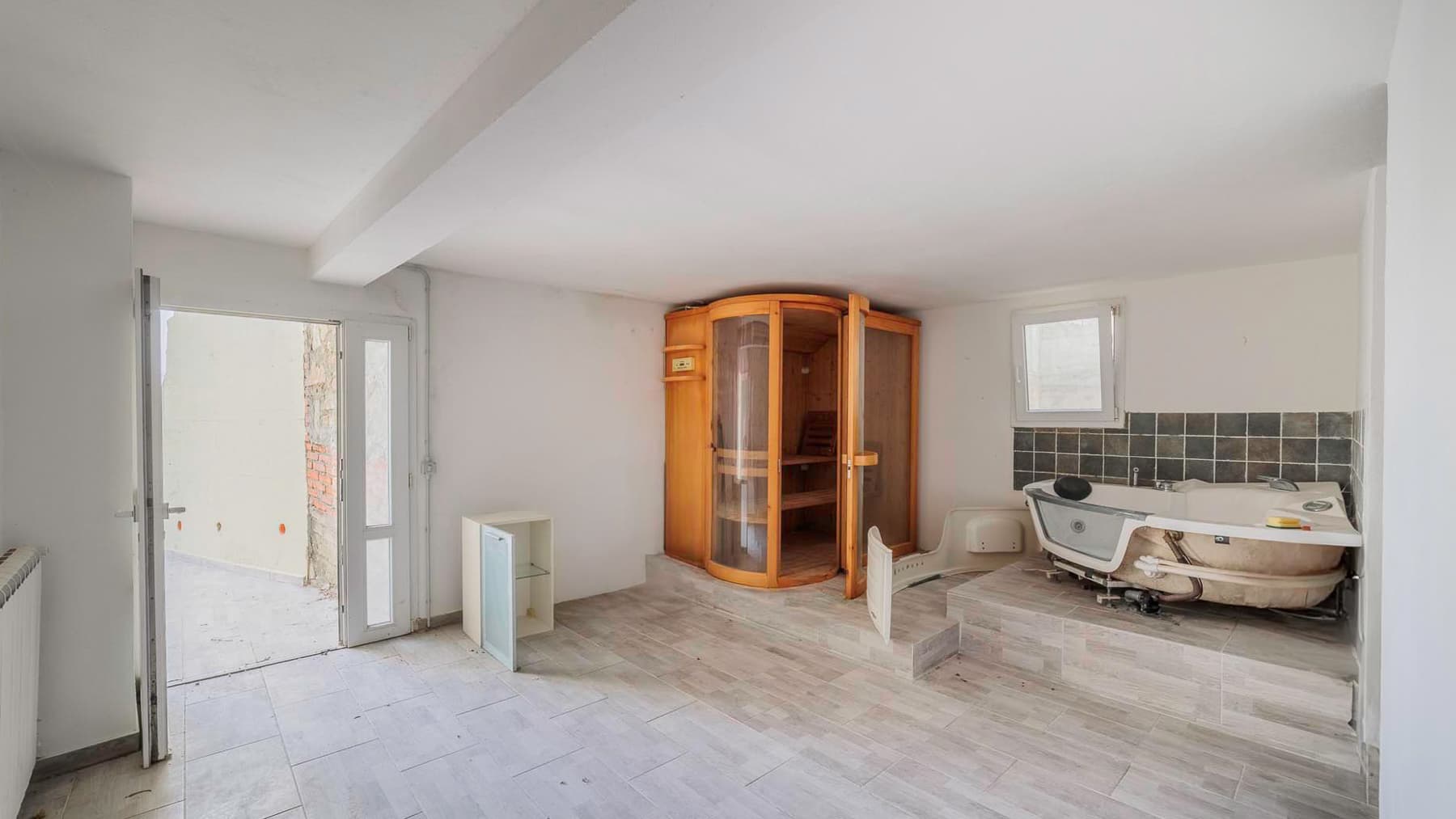 Big Image 33