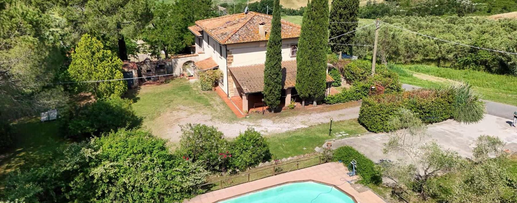 Casale esclusivo a Prato D'era, cuore della Toscana