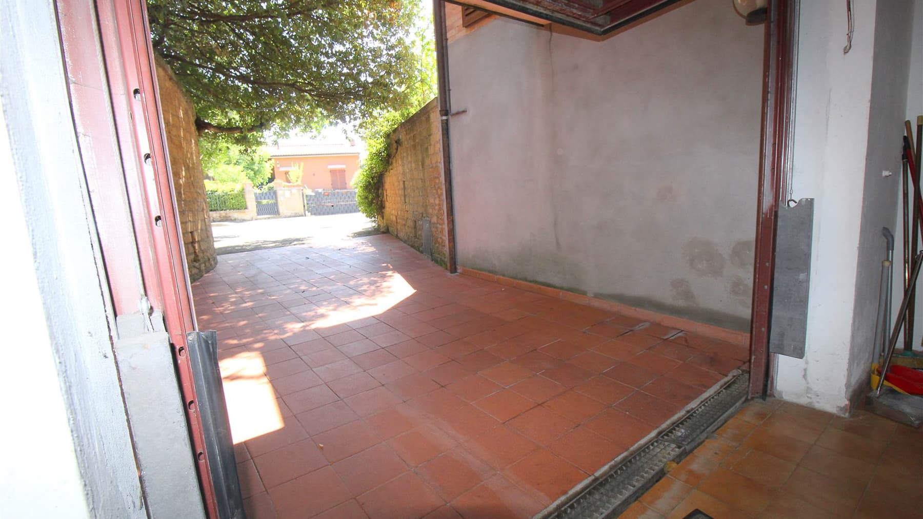 Big Image 30