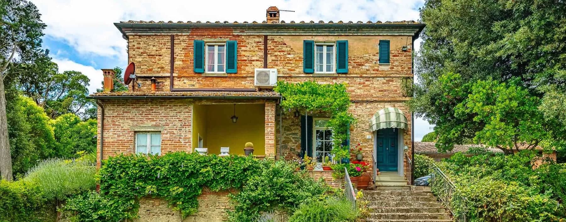 Villa in pietra a Foiano della Chiana, Toscana