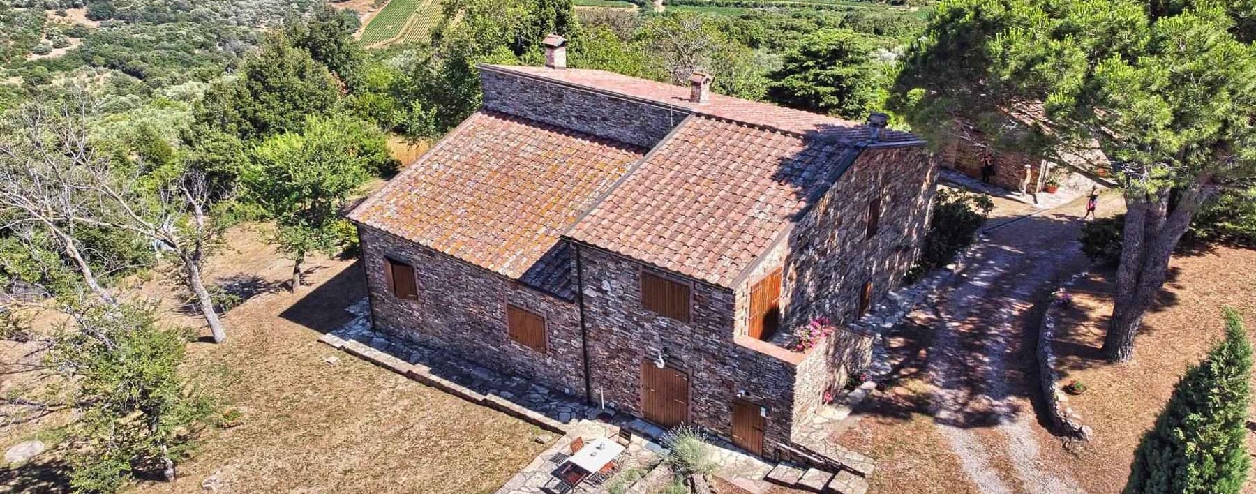 Casale Toscano di 220 mq tra gli ulivi a Suvereto