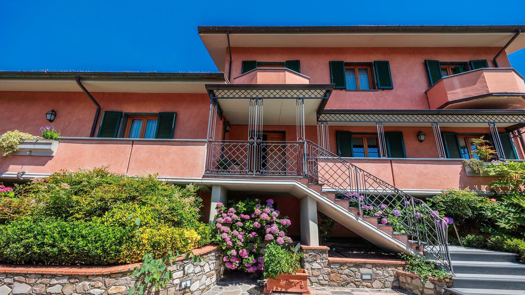 Big Image 35
