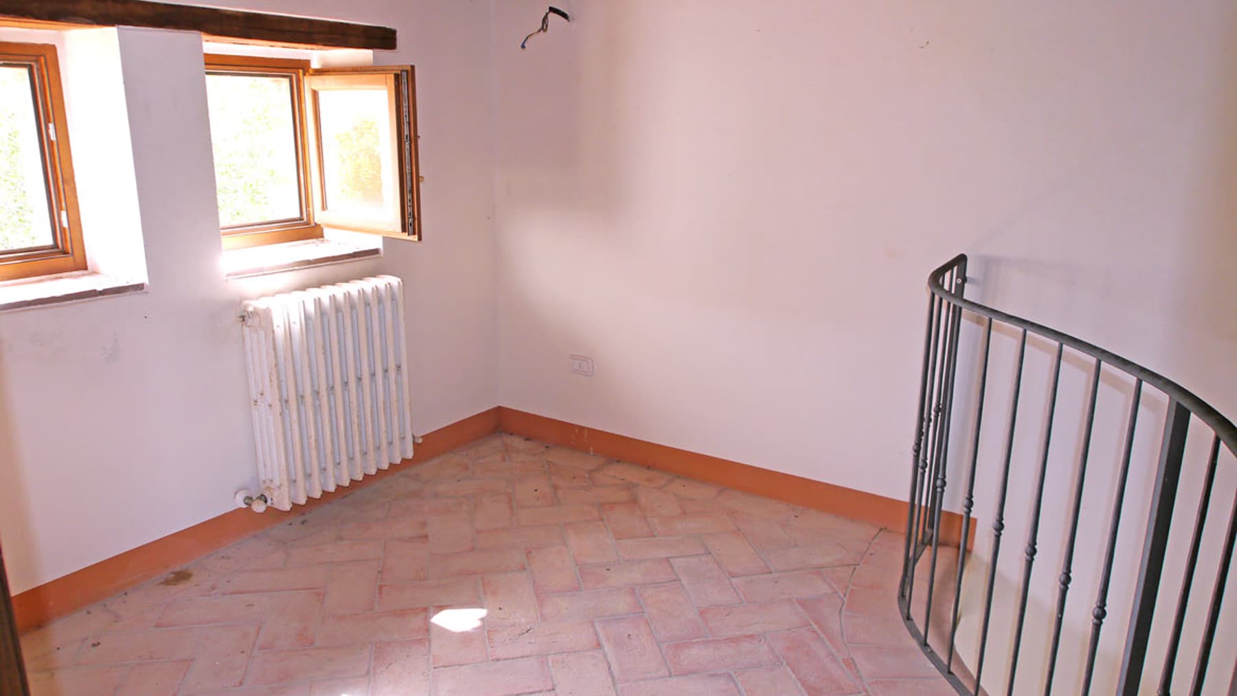 Big Image 33