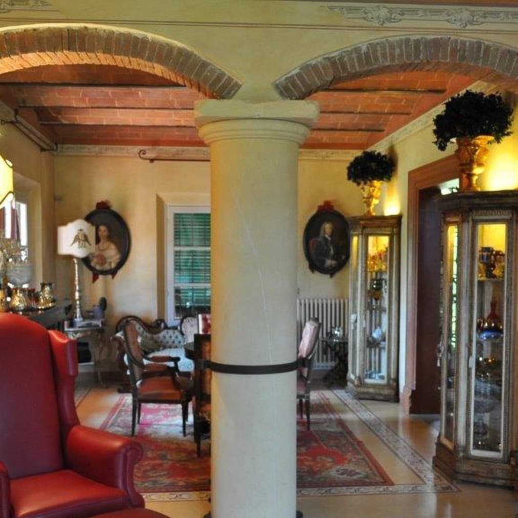 Villa esclusiva a Pontedera, cuore della Toscana
