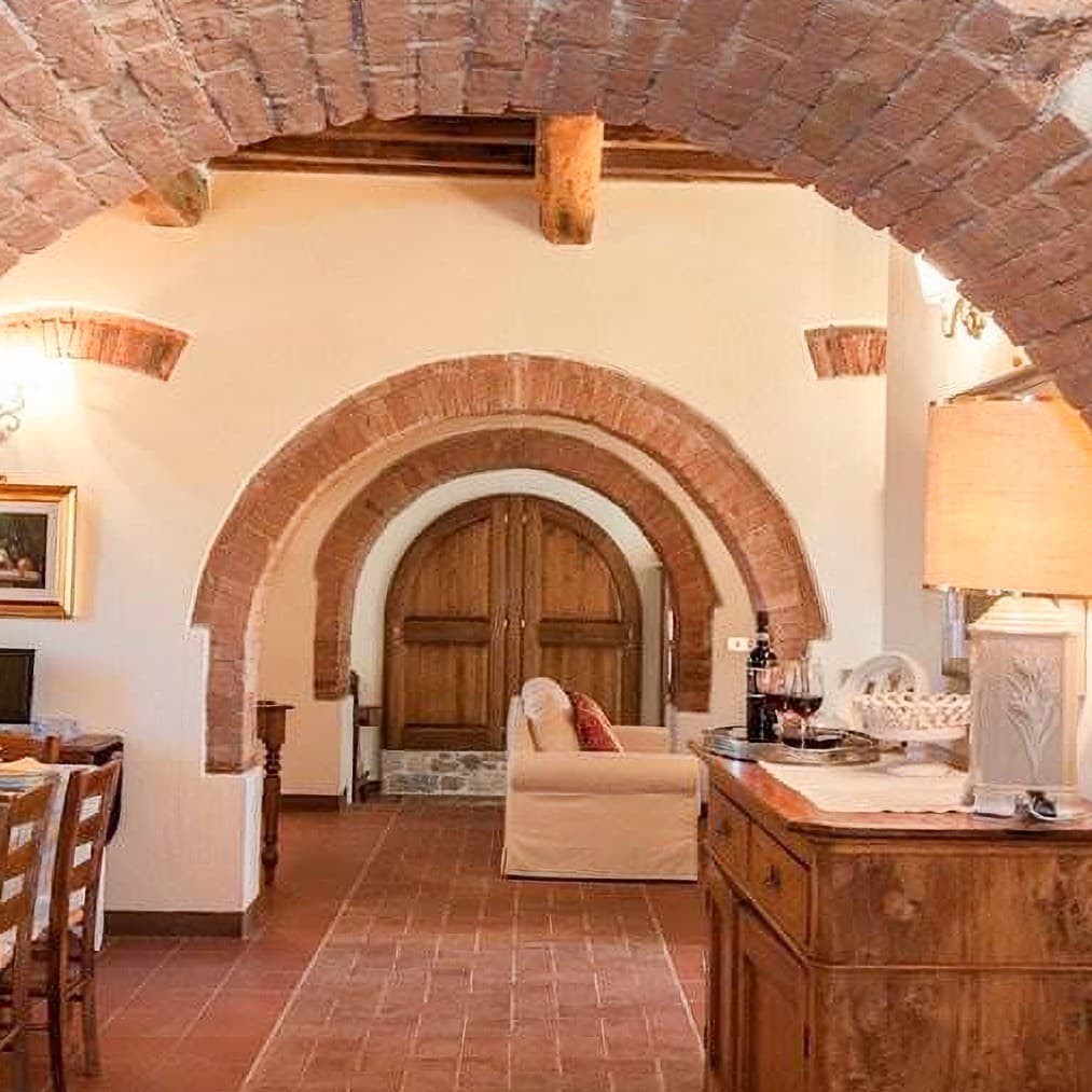 Charming Farm in the Heart of Tuscany, Pianella