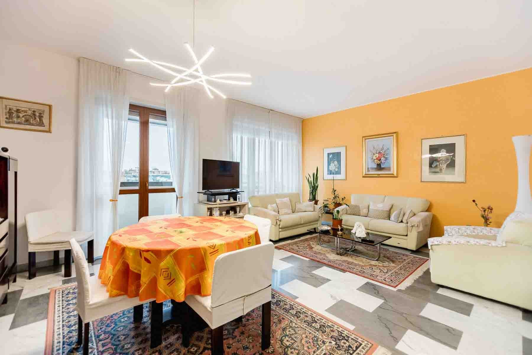 Appartamento di design nel quartiere De Angeli, Milano