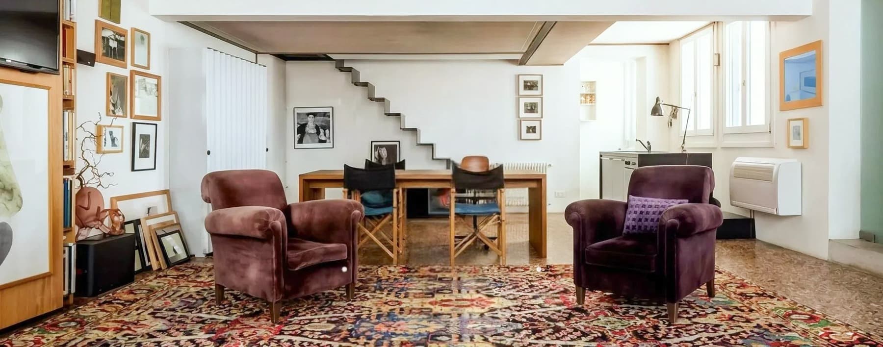 Apartment in Venice, Veneto: Classic Charm Awaits