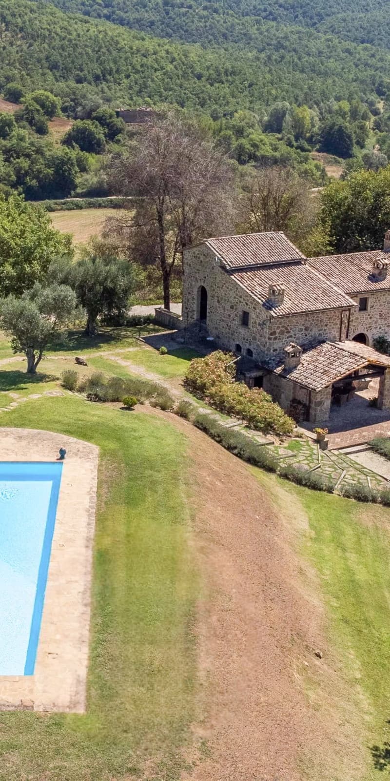 Villa su Collina Umbra a Lisciano Niccone con Piscina