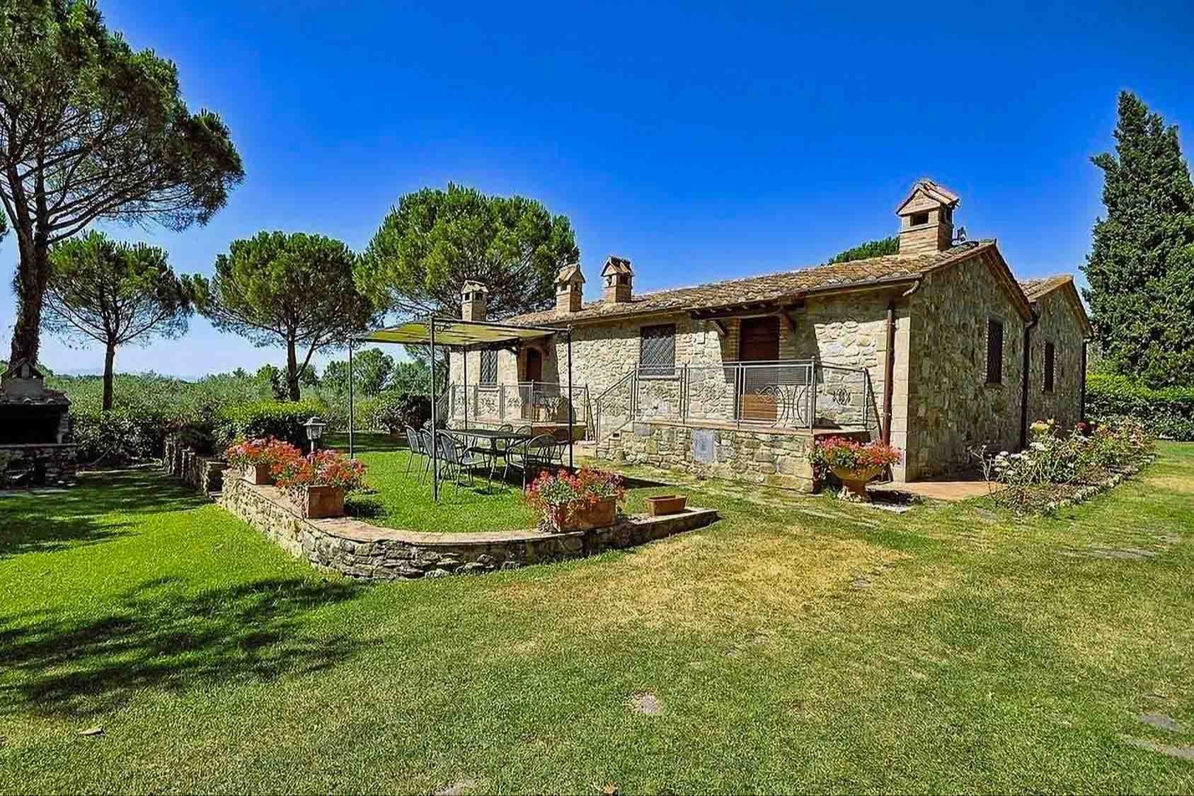 Charming Country House in Tuoro, Umbria