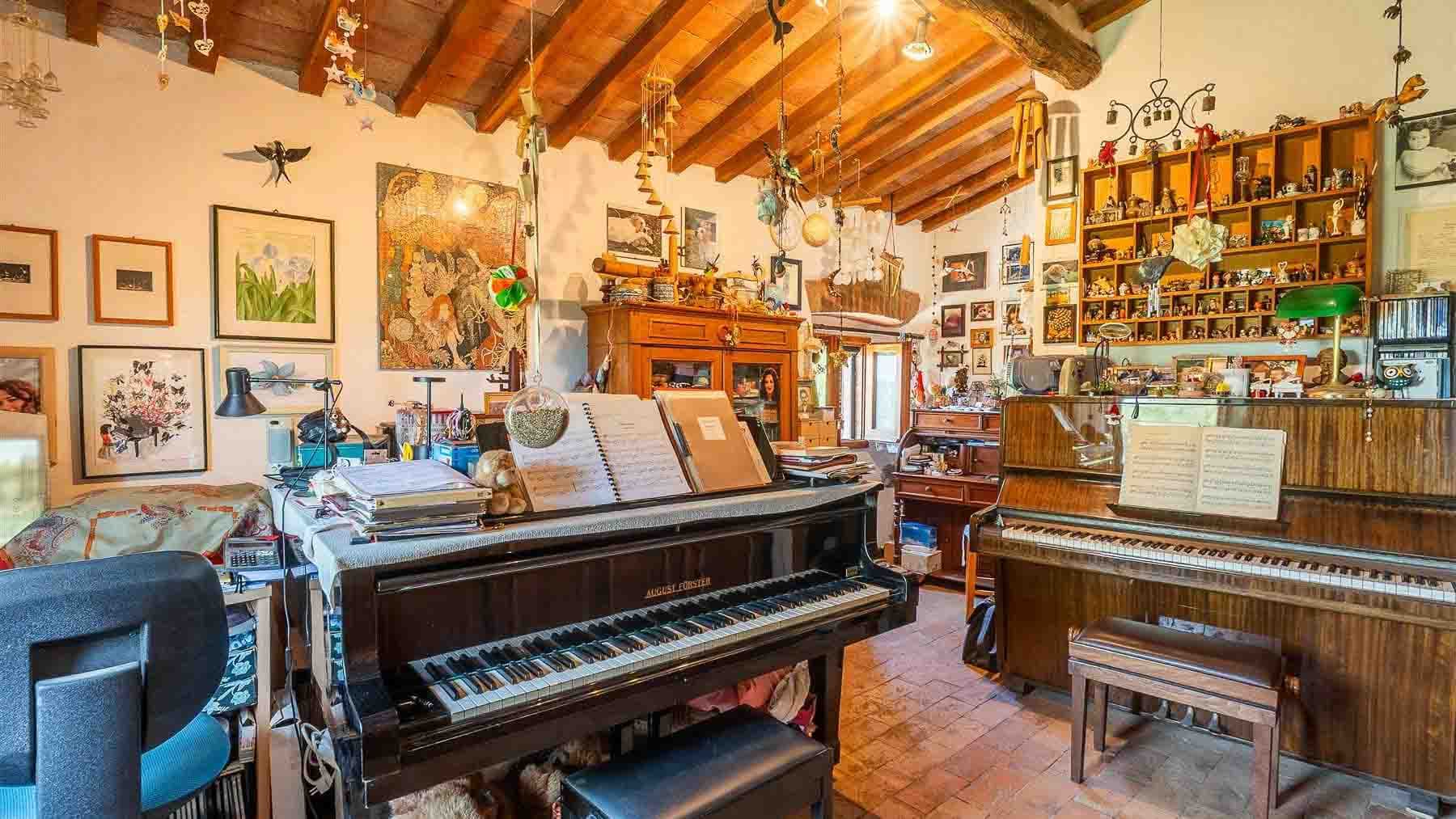 Interiors (15)