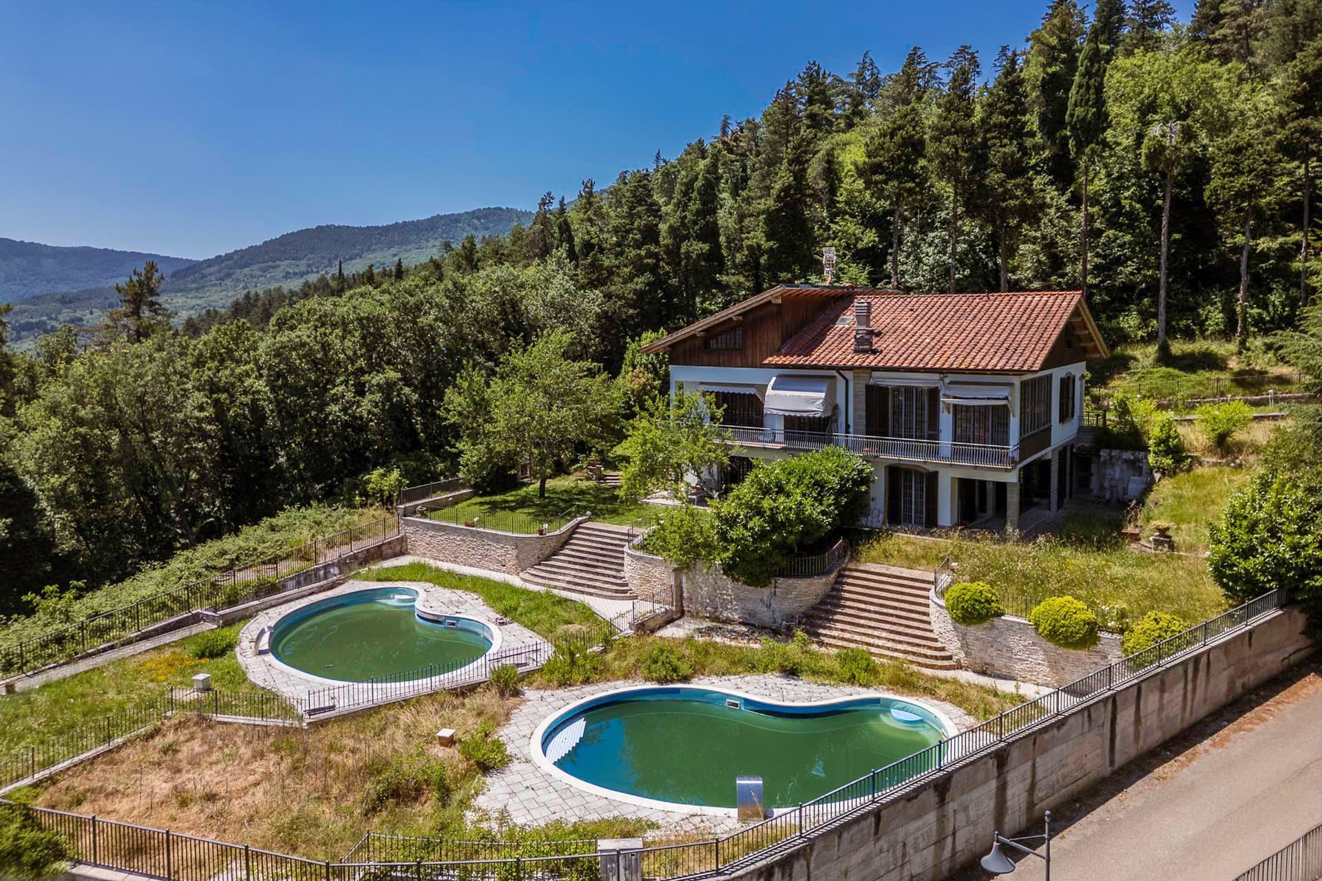 Villa tra le colline fiorentine a Calenzano, 600 mq