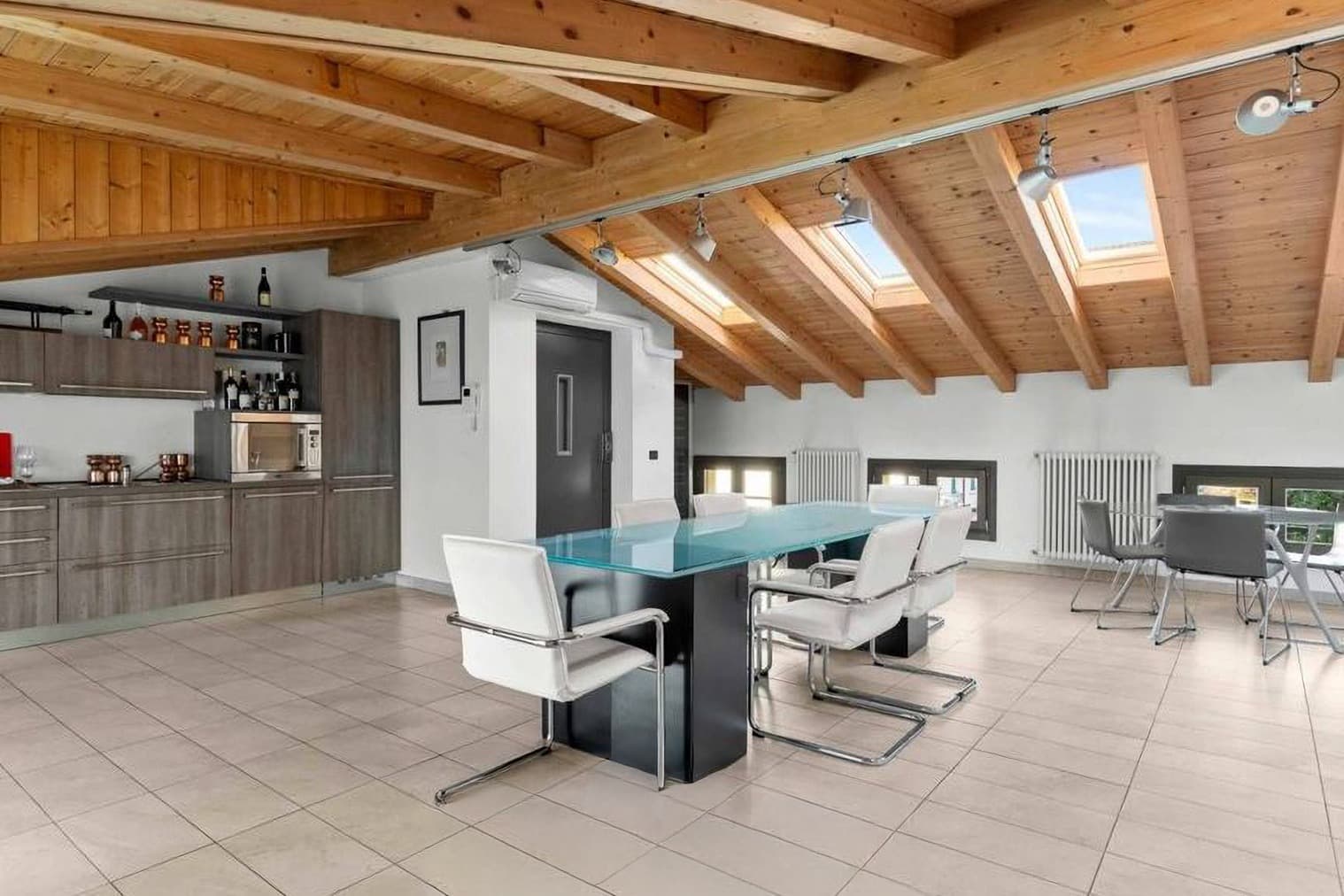Spacious Apartment in Milano, Lombardy