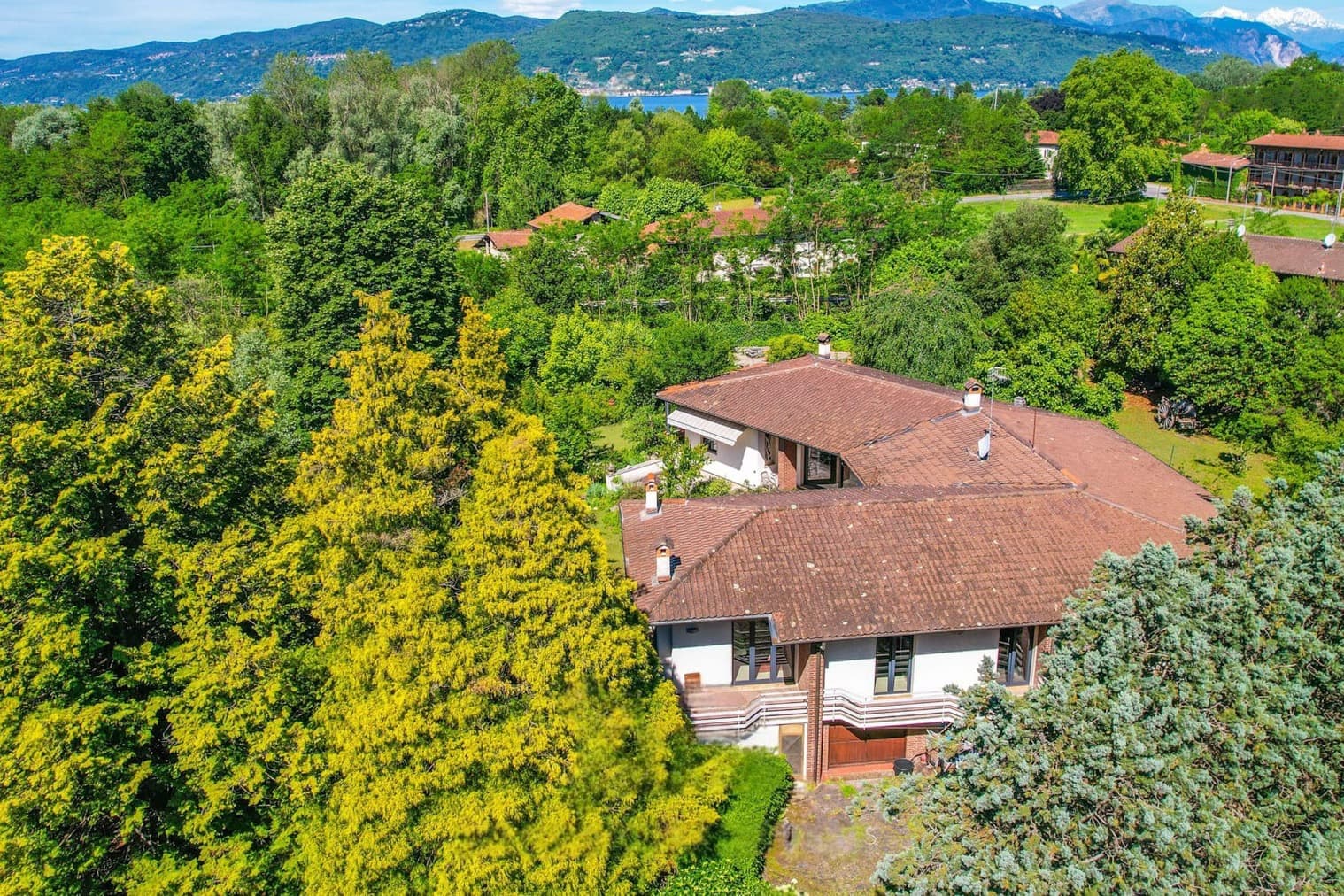Villa in Brebbia Overlooking Lake Maggiore, Lombardy
