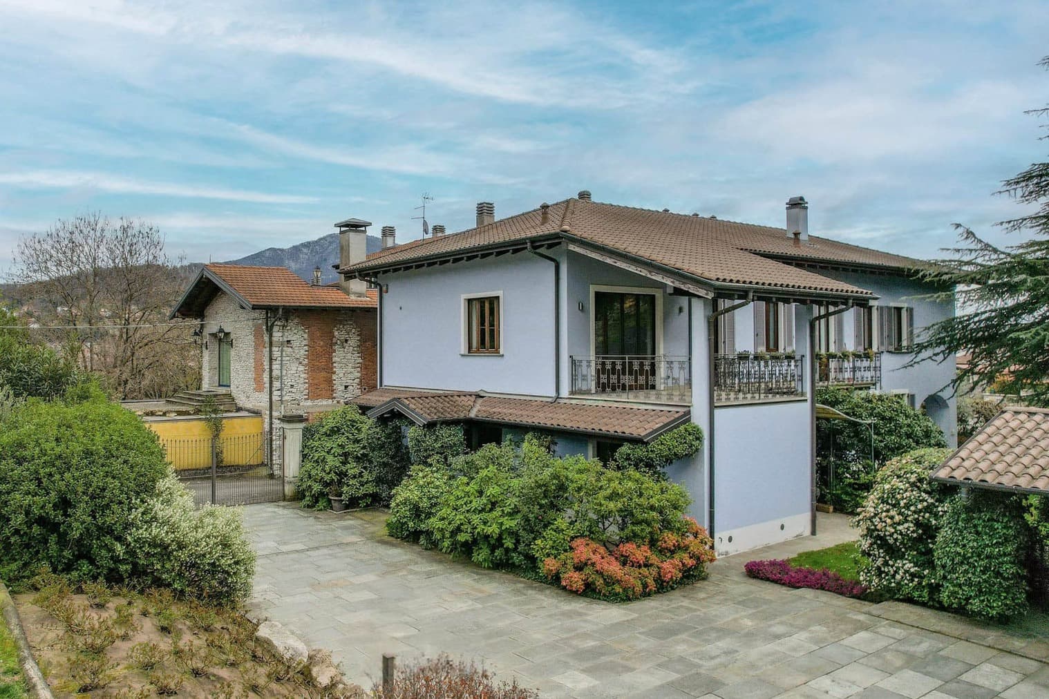 Charming Villa in Caravate, Lombardy