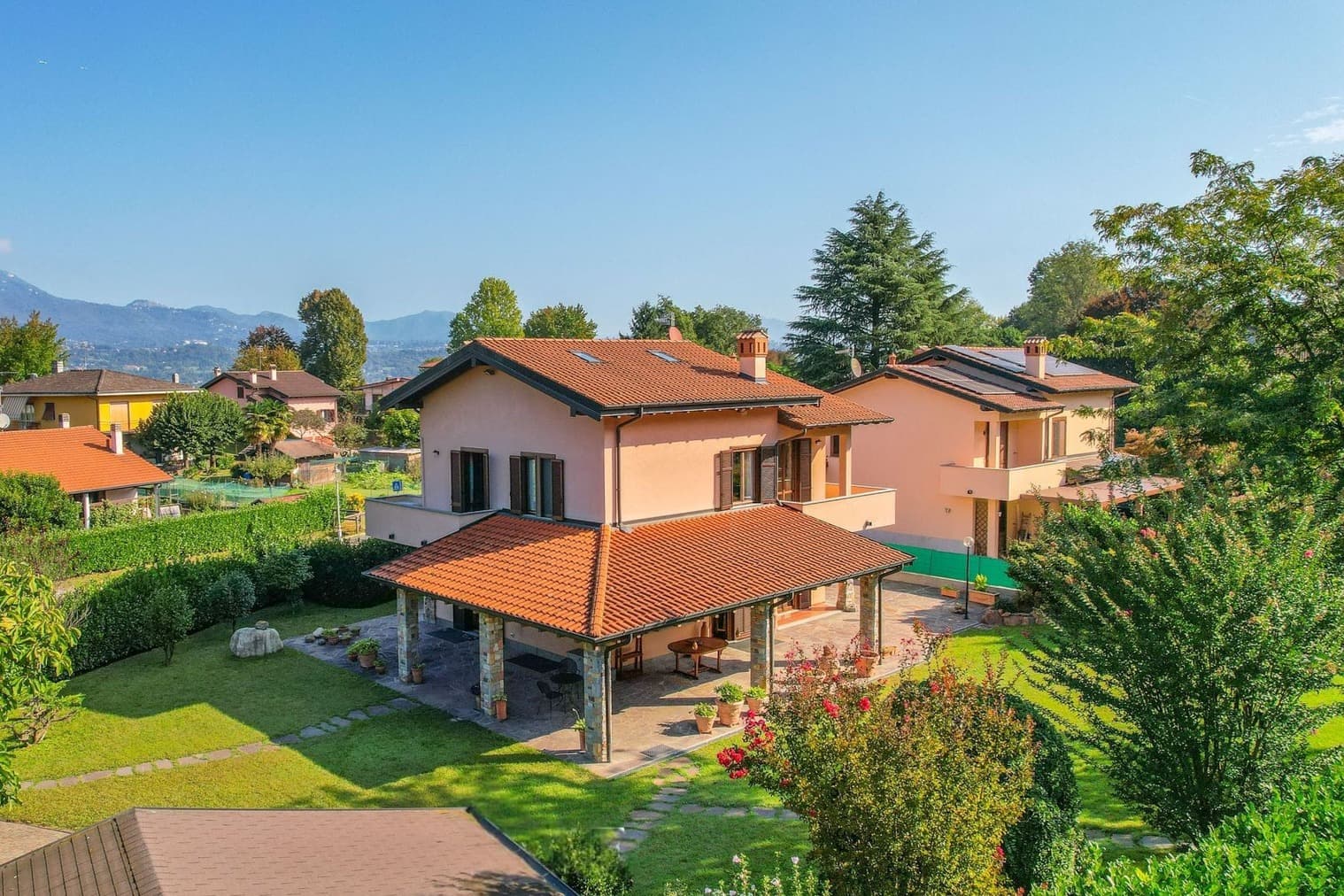 Charming Villa in Bodio Lomnago, Lombardy