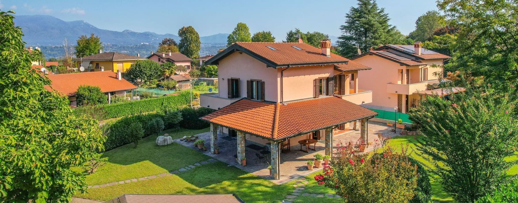 Charming Villa in Bodio Lomnago, Lombardy