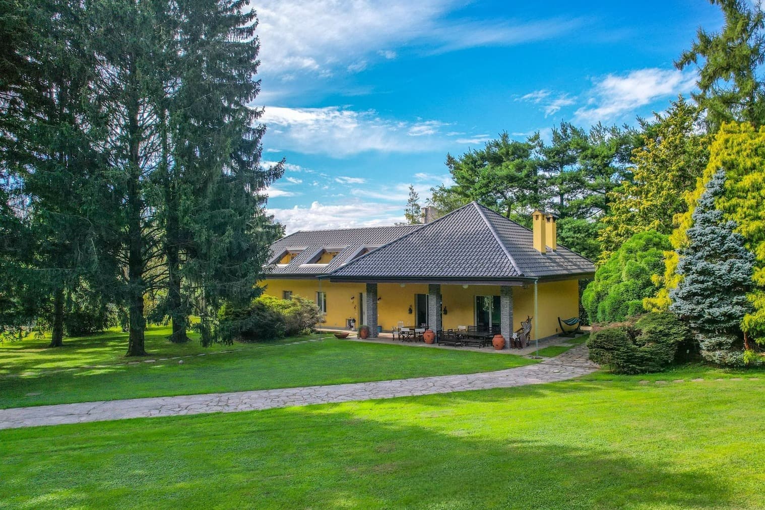 Villa in Angera, Lake Maggiore, Lombardy
