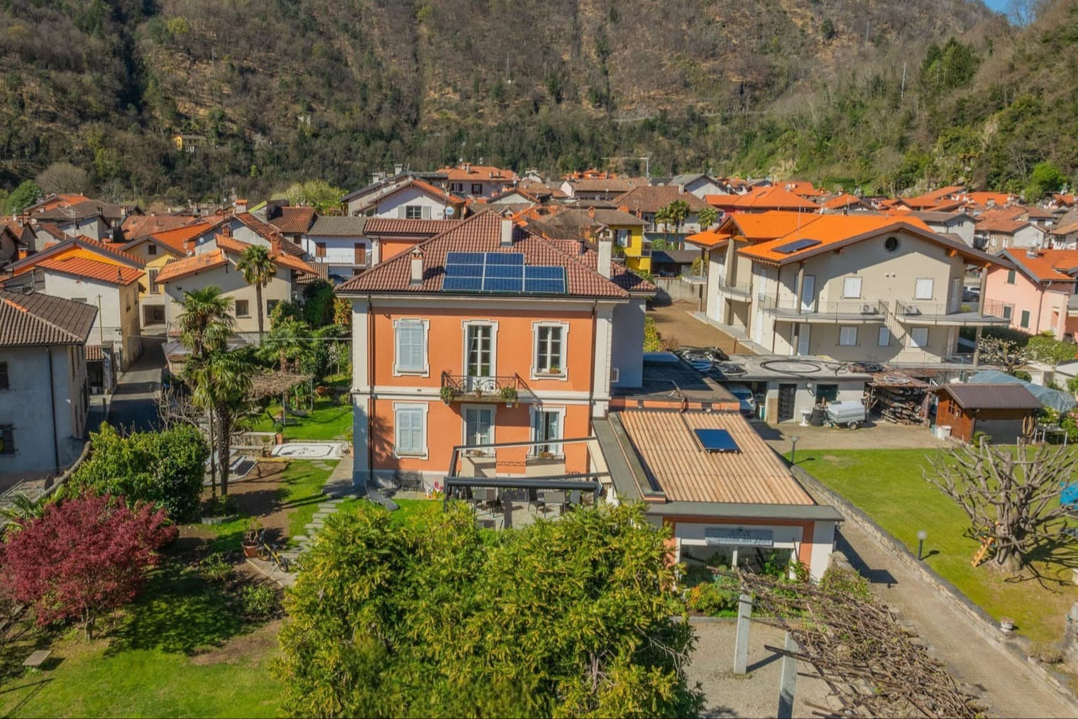 Villa Overlooking Lago Maggiore in Piemonte