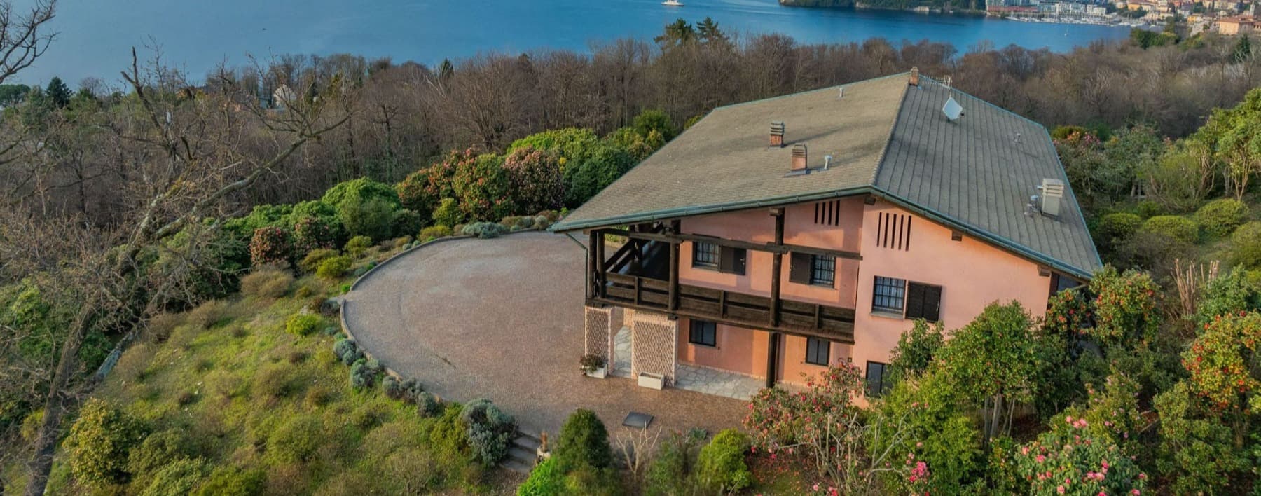 Villa in Laveno-Mombello, Lake Maggiore, Lombardy