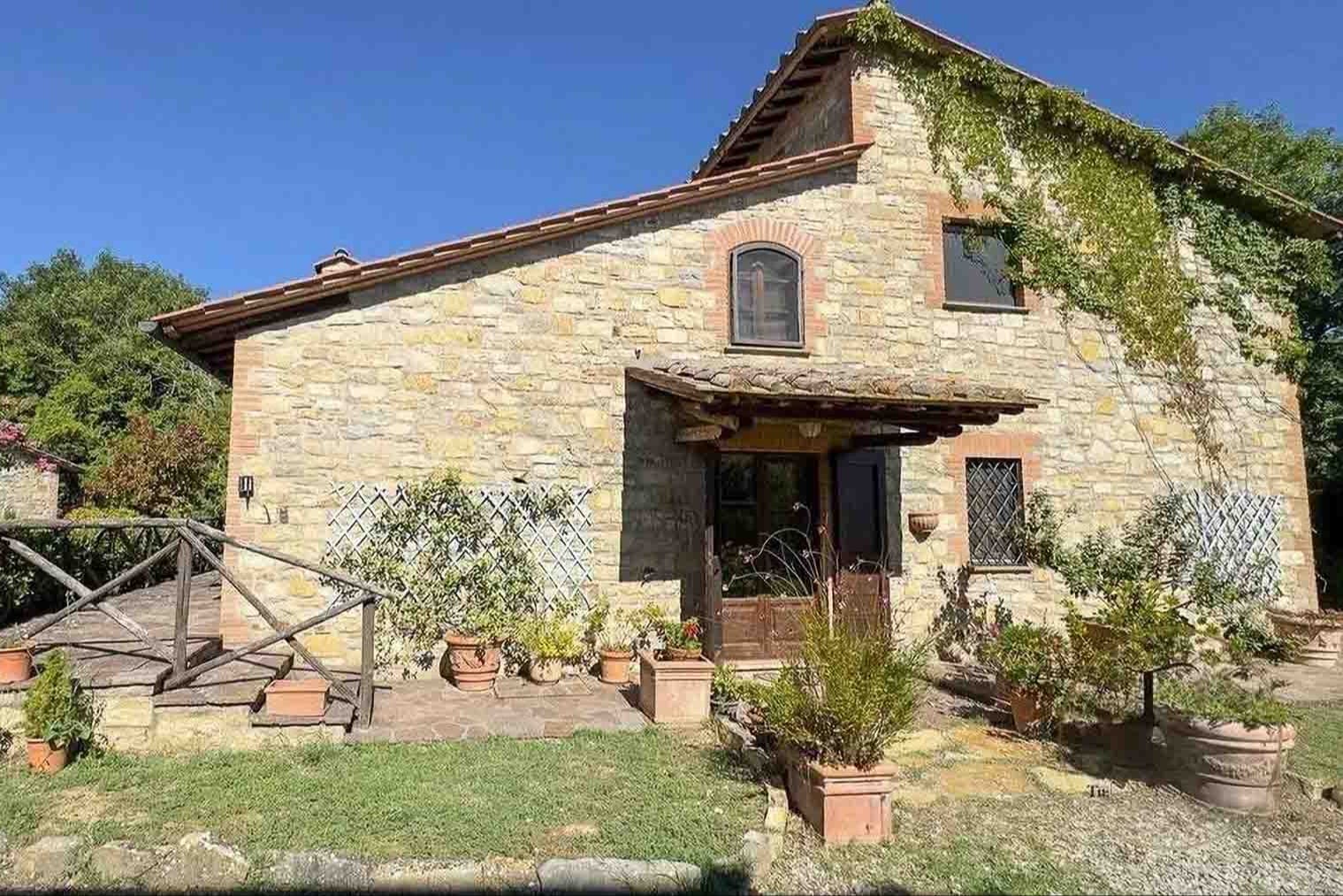 Casale di Lusso a Montegabbione, Umbria, con Piscina