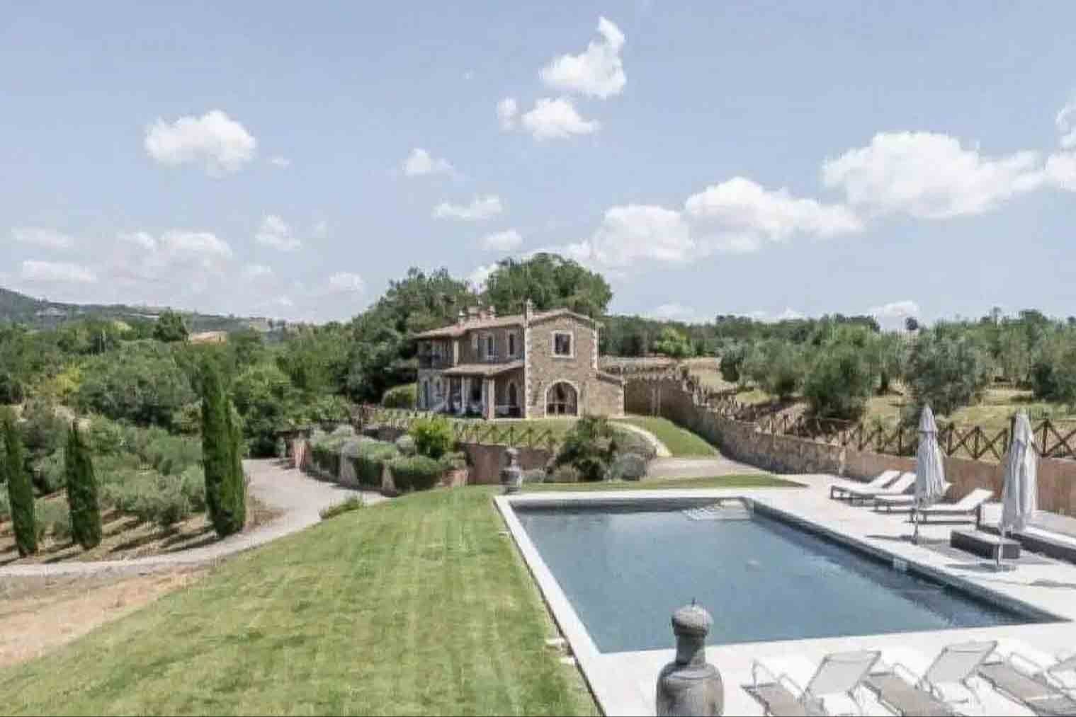 Casale di lusso sulle colline di Magliano in Toscana