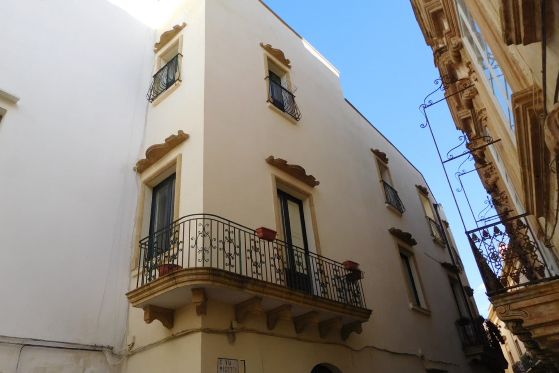 Historic Palace in Gallipoli, Puglia's Gem