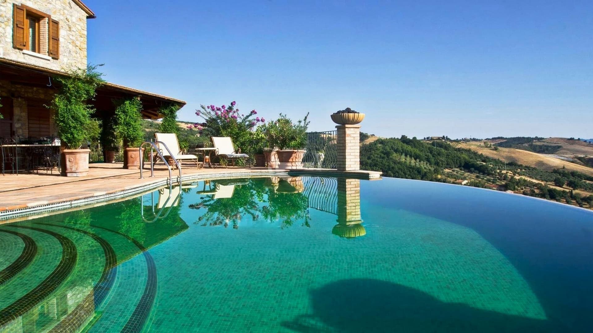 Casale in pietra con piscina nel cuore dell'Umbria