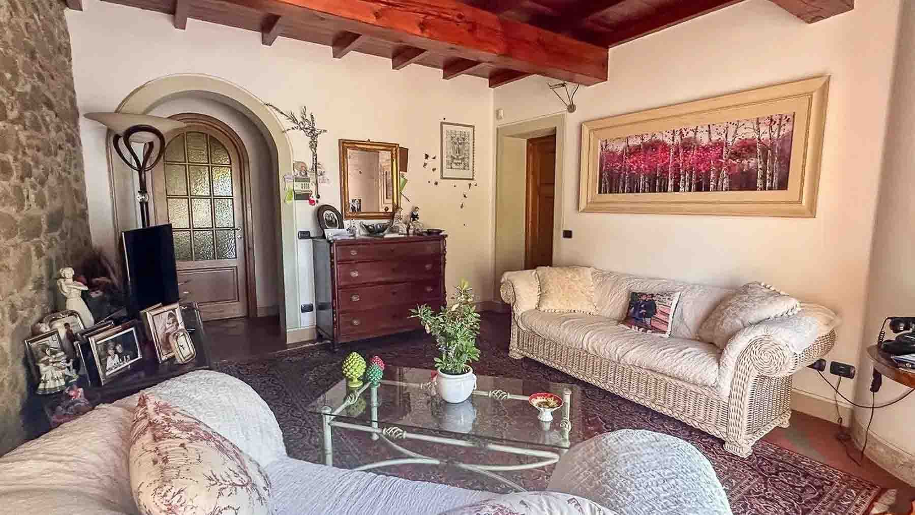 Interiors (8)