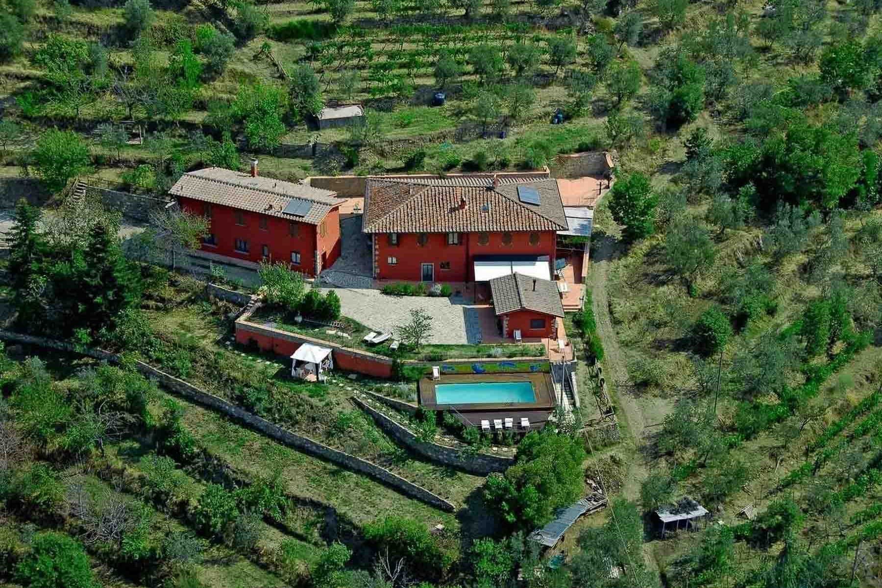 Casale ampio con giardino a Castelfranco Piandiscò, Toscana