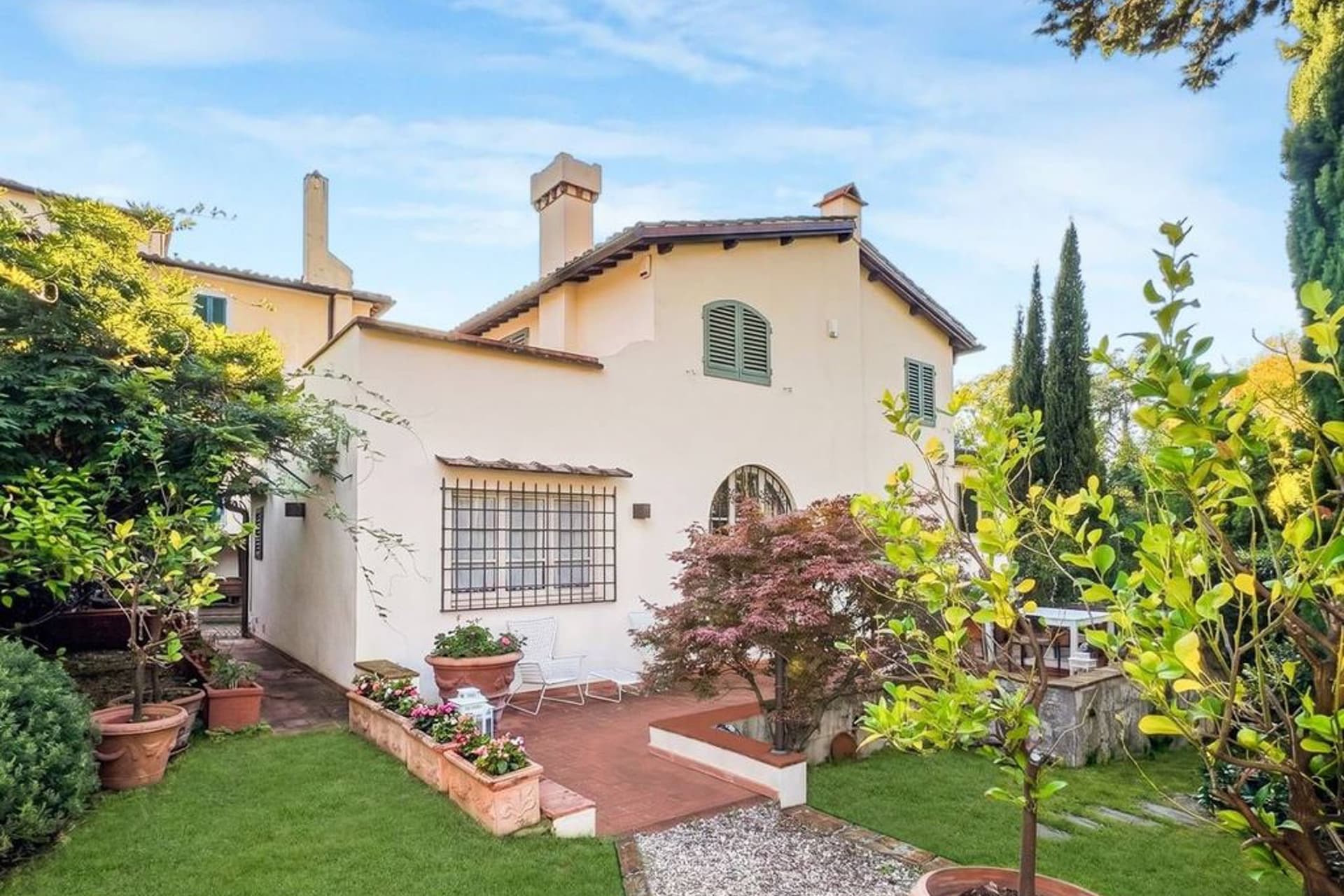 Villa spaziosa con giardino a Poggio Gherardo, Toscana