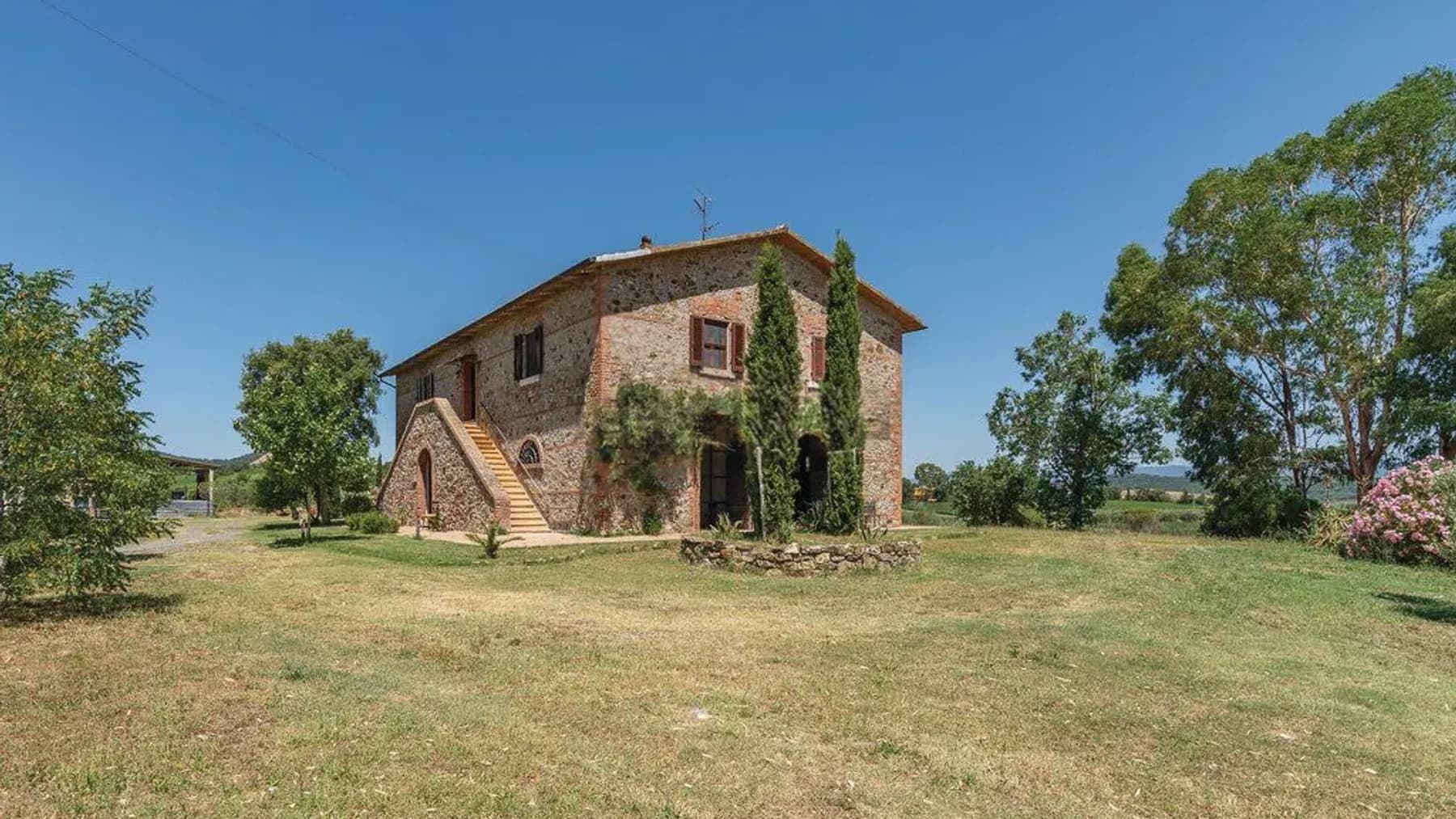 Casale spazioso con giardino a Roccastrada, Toscana