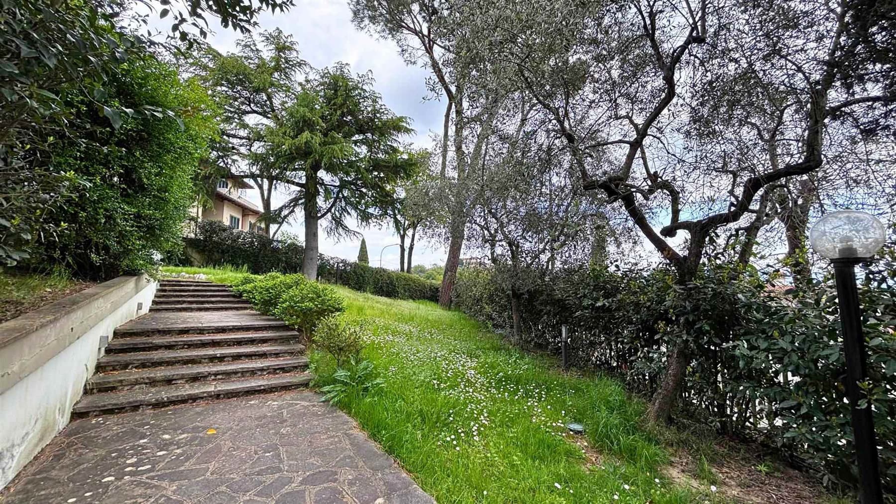 Villa spaziosa a Prato, cuore della Toscana