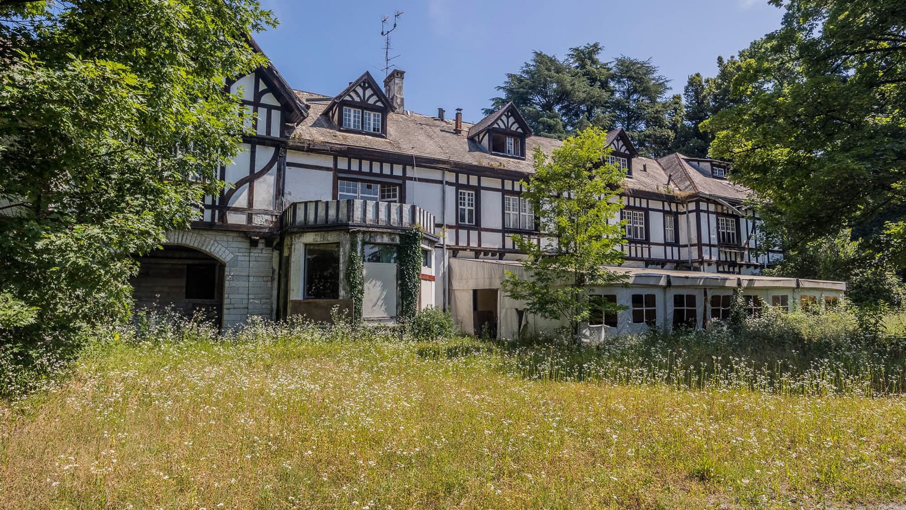 Villa storica da ristrutturare a Casorate Sempione