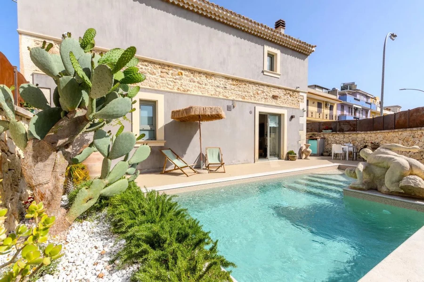 Villa con piscina ad Avola, Sicilia