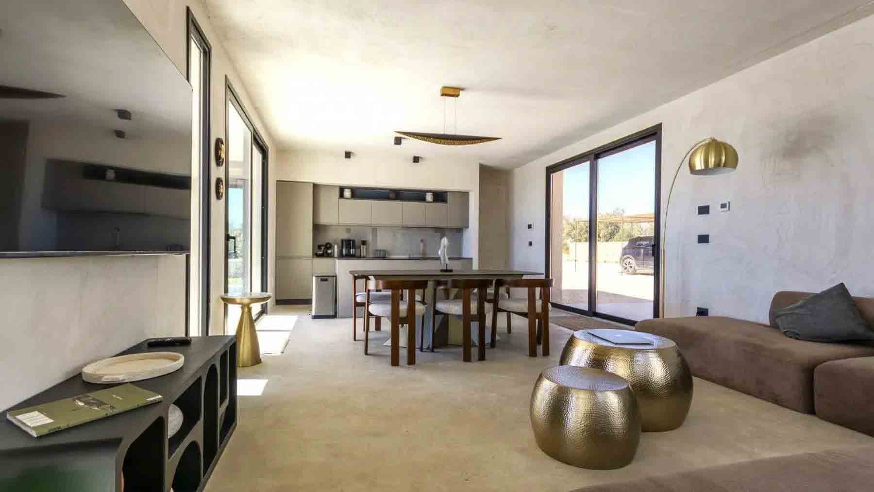 Interiors (9)