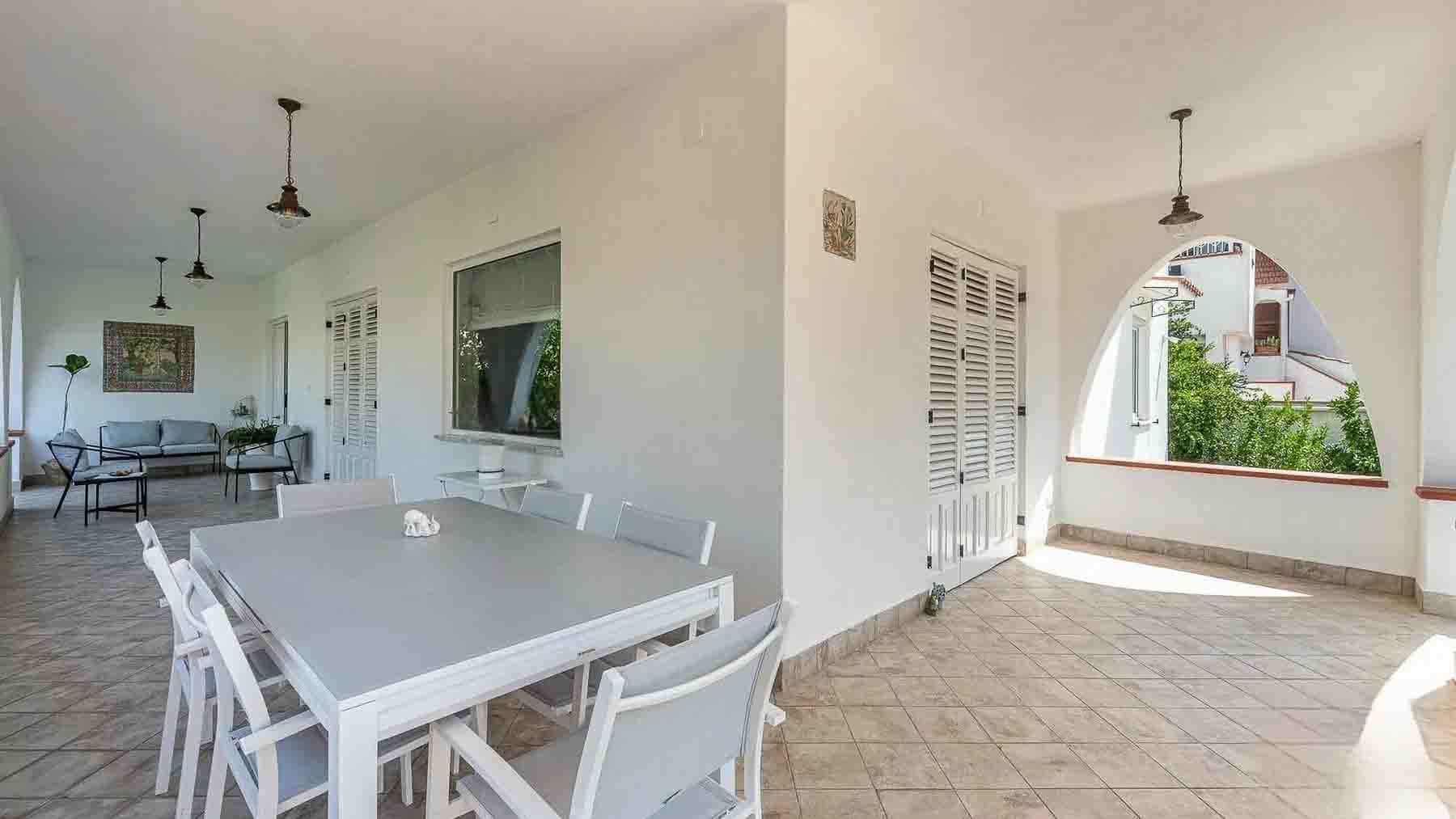 Interiors (14)
