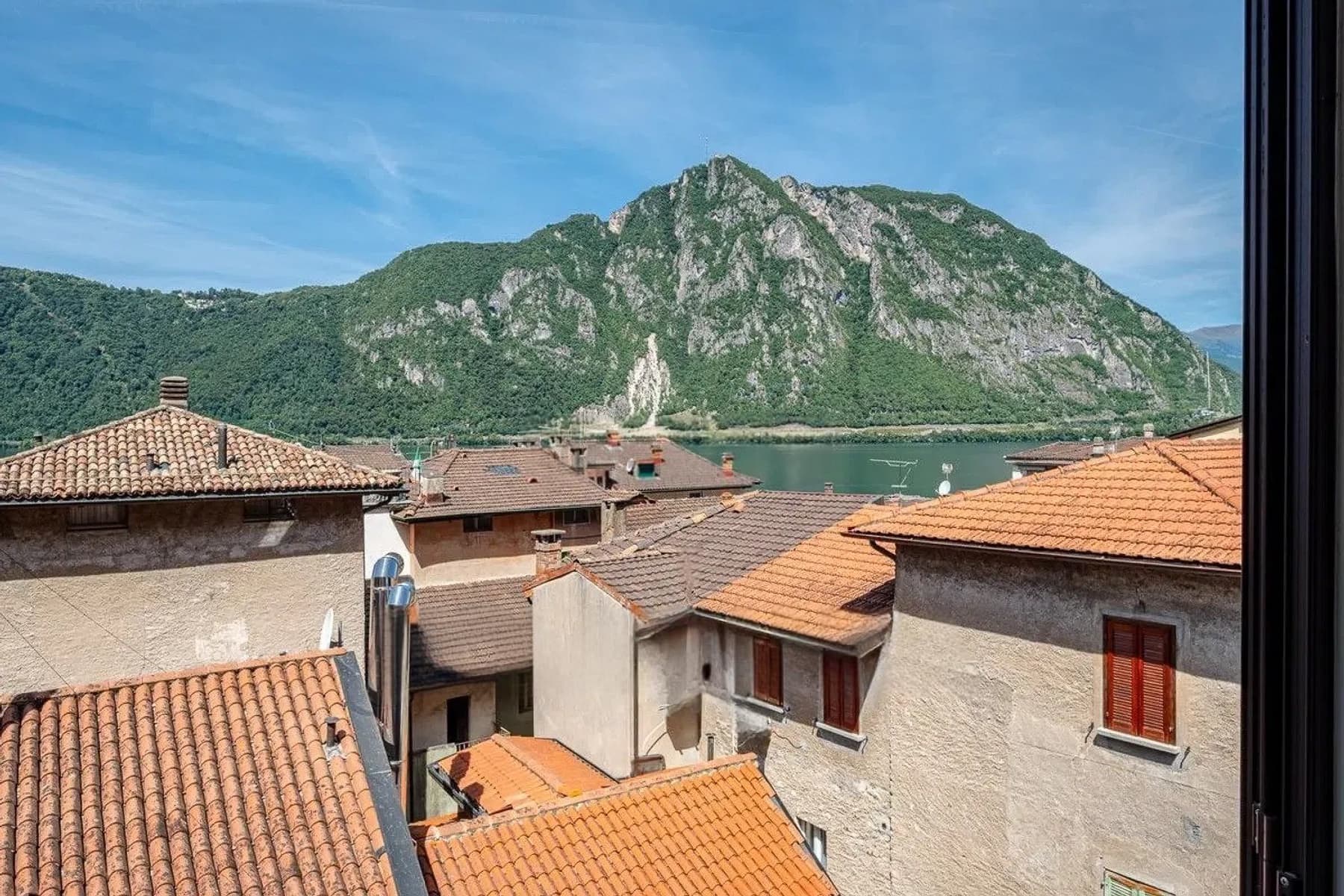 Villa storica a Campione d'Italia, 350 mq con vista lago