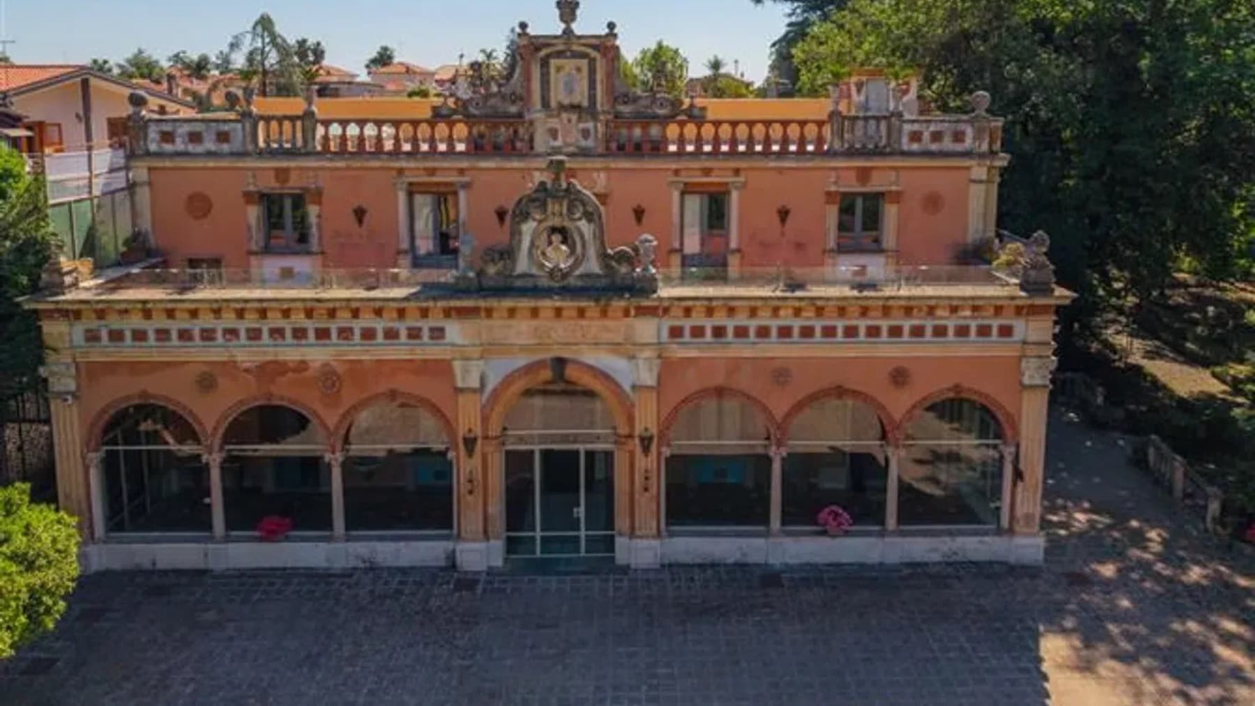 Villa storica a Viagrande, Sicilia: fascino unico